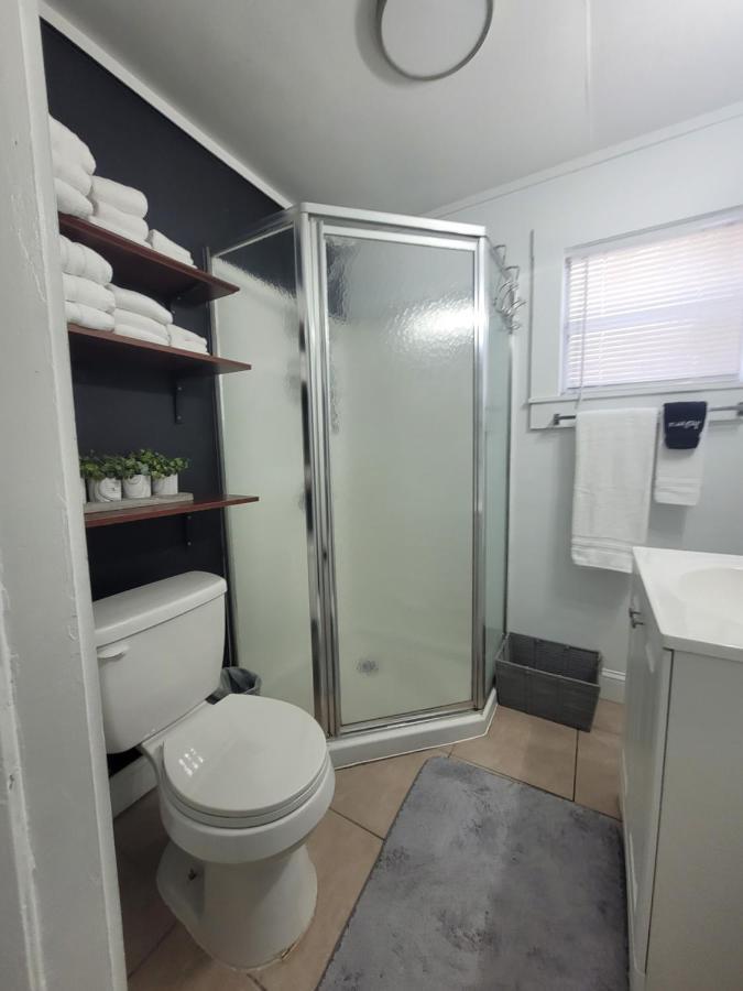 Two Bedroom Home In Beautiful Downtown レイクランド エクステリア 写真
