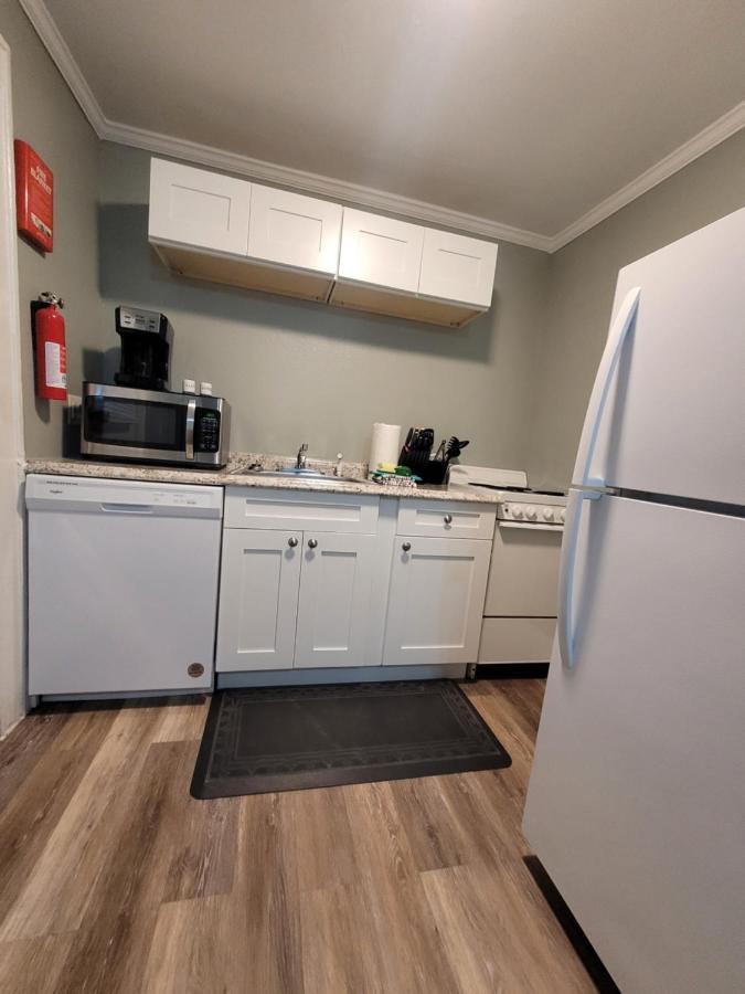 Two Bedroom Home In Beautiful Downtown レイクランド エクステリア 写真